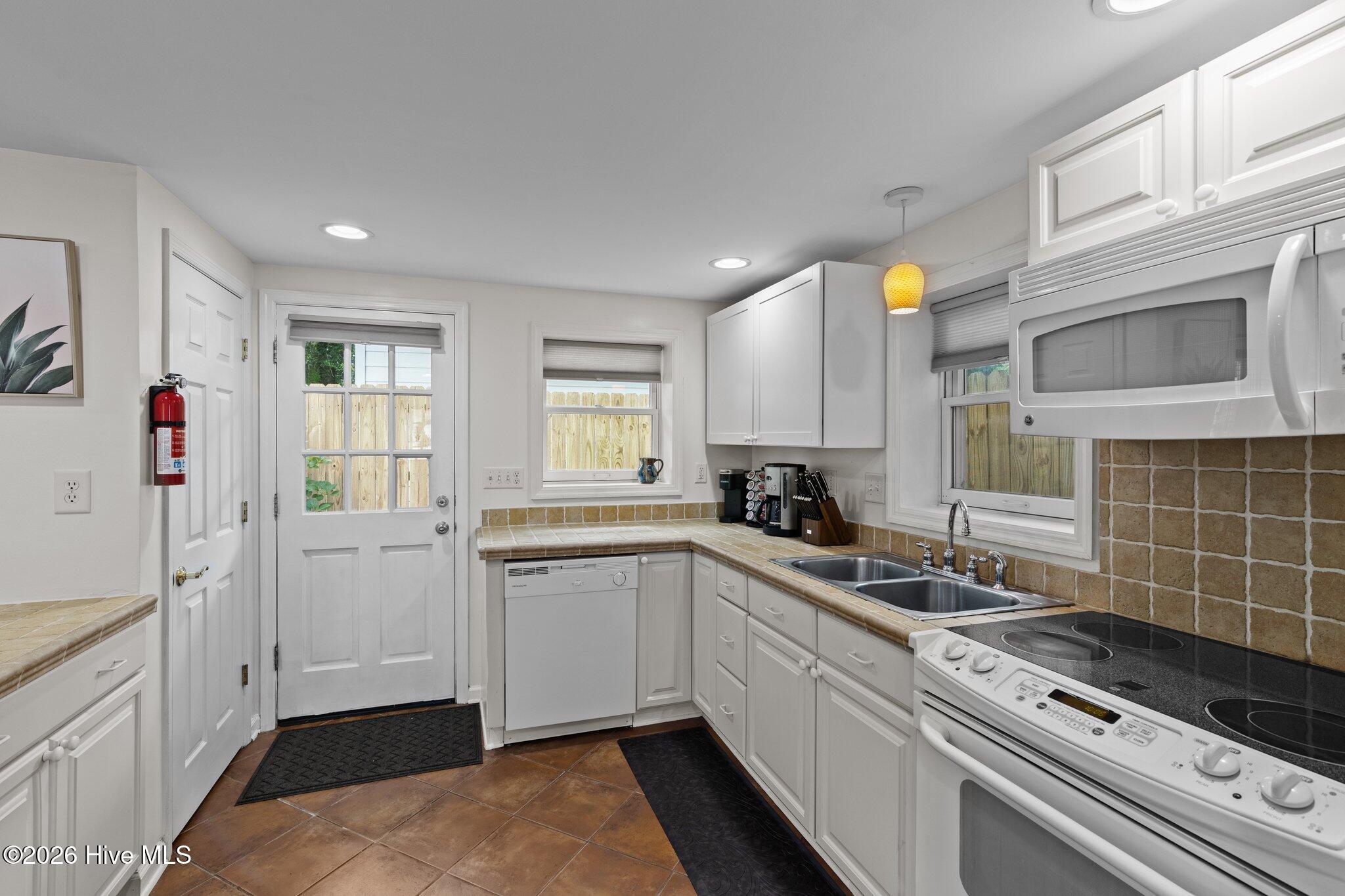 508 George Street, Unit A New Bern, NC 28560 - Photo 10 of 33 11-web-or-mls-2I3A0006 (1)