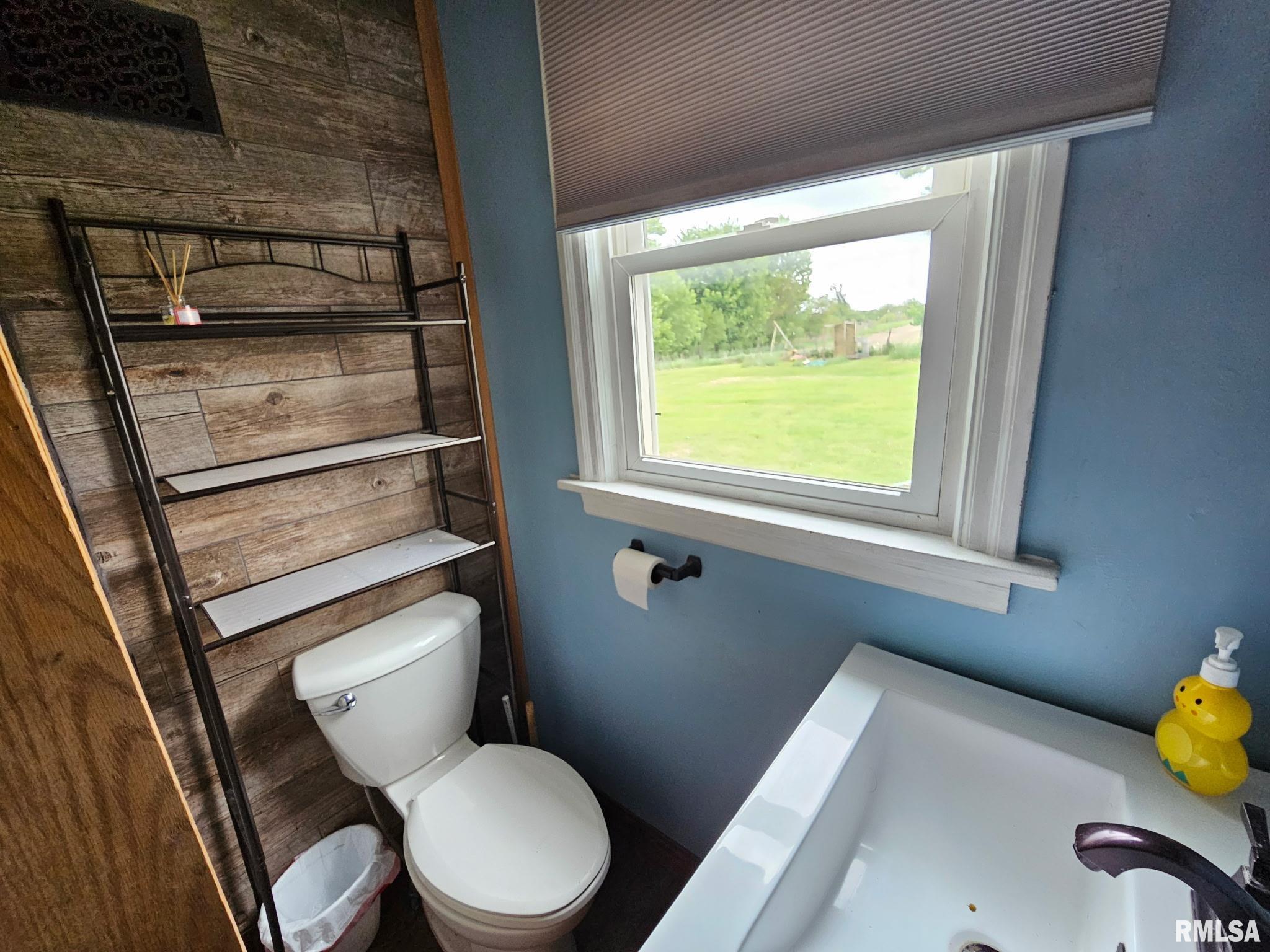 4518 South Hammerich Road Mapleton, IL 61547 - Photo 15 of 24