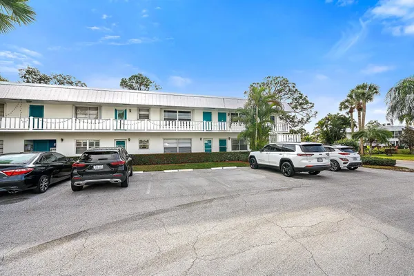 $99,000 | 2929 Southeast Ocean Boulevard, Unit 1032, Stuart, FL 34996