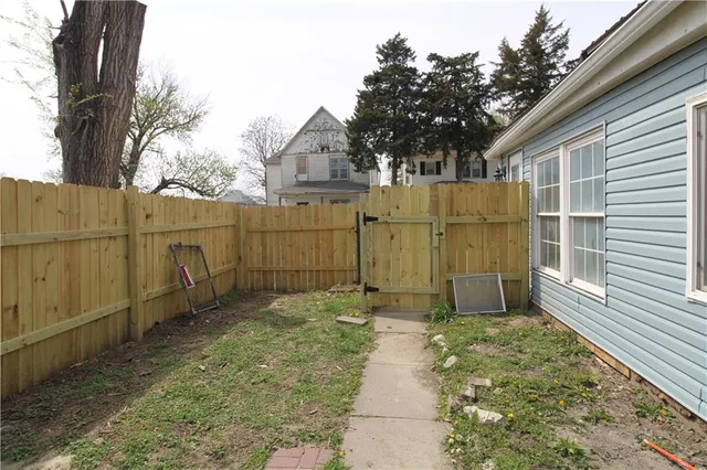 $157,900 | 1202 Sacramento Street, St. Joseph, MO 64503