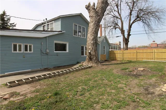 $157,900 | 1202 Sacramento Street, St. Joseph, MO 64503