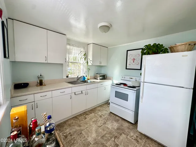 $1,250 | 919 Lafayette Street, Beaufort, SC 29902