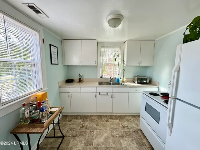 $1,250 | 919 Lafayette Street, Beaufort, SC 29902