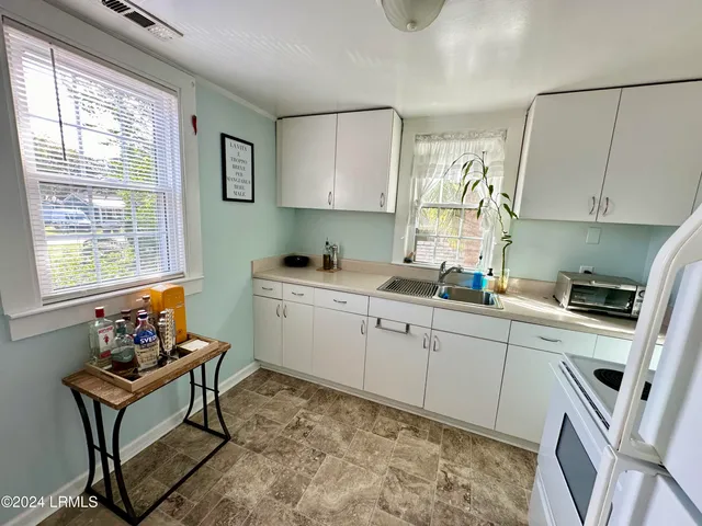 $1,250 | 919 Lafayette Street, Beaufort, SC 29902