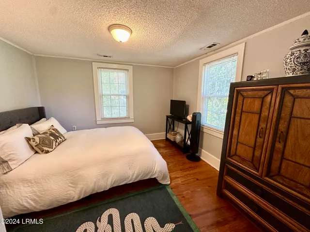 $1,250 | 919 Lafayette Street, Beaufort, SC 29902