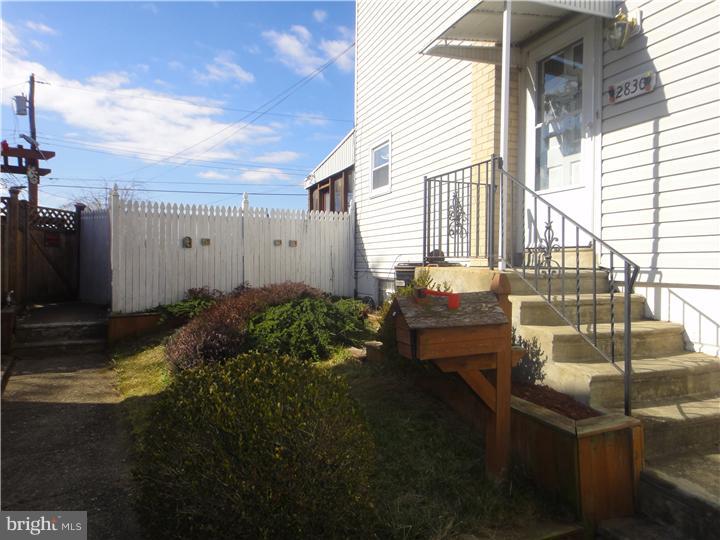2830 Shelly Road Philadelphia, PA 19152 - Photo 3 of 21 Gallery Image 3