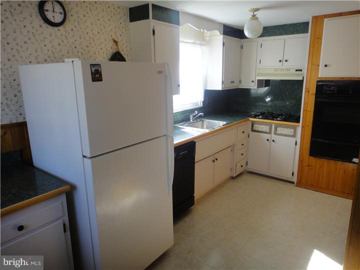 2830 Shelly Road Philadelphia, PA 19152 - Photo 8 of 21 Gallery Image 8