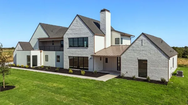 $1,870,000 | 1071 Lakeway Drive, Sanger, TX 76266