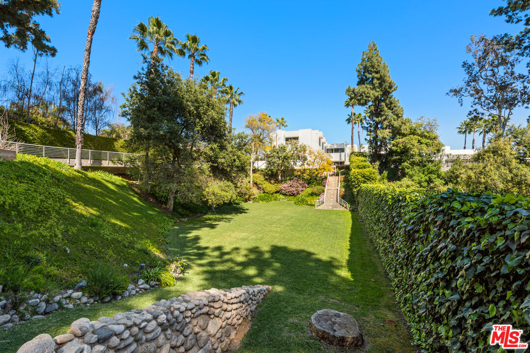 300 North San Rafael Avenue Pasadena, CA 91105 - Photo 11 of 12 a view of a garden