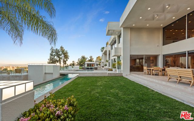 $19,999,000 | 300 North San Rafael Avenue, Pasadena, CA 91105