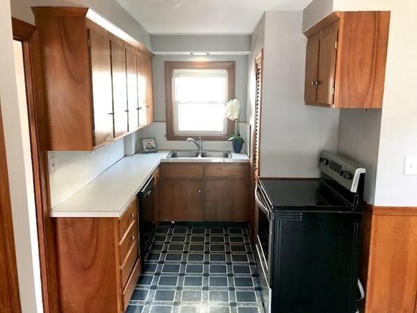 48 Wachusett Road Weymouth, MA 02191 - Photo 10 of 30 Gallery Image 10