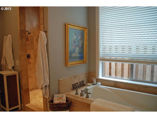 12550 Southeast Hadeed Street Happy Valley, OR 97086 - Photo 8 of 16 Gallery Image 8