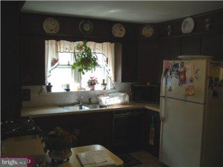 48 South Trooper Road Norristown, PA 19403 - Photo 3 of 5 Gallery Image 3
