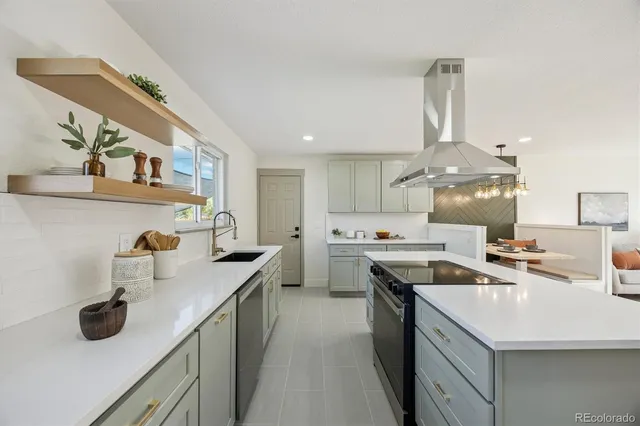 $729,900 | 707 West Easter Avenue, Littleton, CO 80120