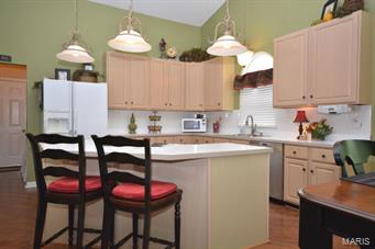 610 Castle Ridge Drive Ballwin, MO 63021 - Photo 8 of 28 Gallery Image 8