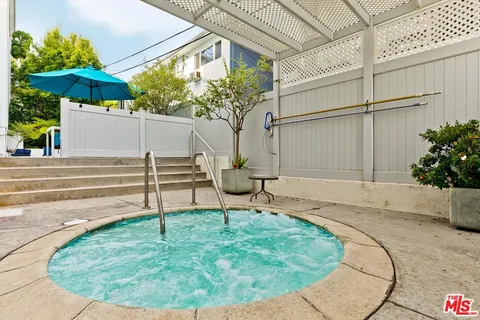 $1,350,000 | 964 Hancock Avenue, Unit 302, West Hollywood, CA 90069