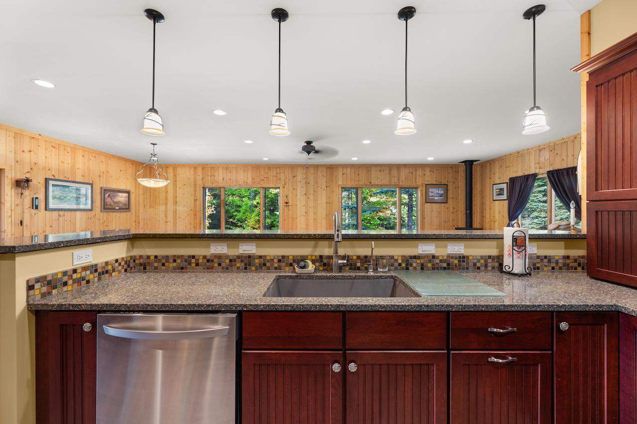 7400 South Stachnik Road Maple City, MI 49664 - Photo 27 of 44 1894269-26.JPG