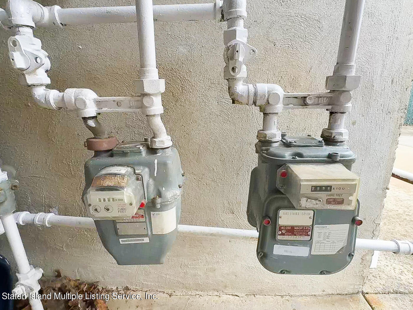 15 Erika Loop Staten Island, NY 10312 - Photo 25 of 27 outside_meter_gas