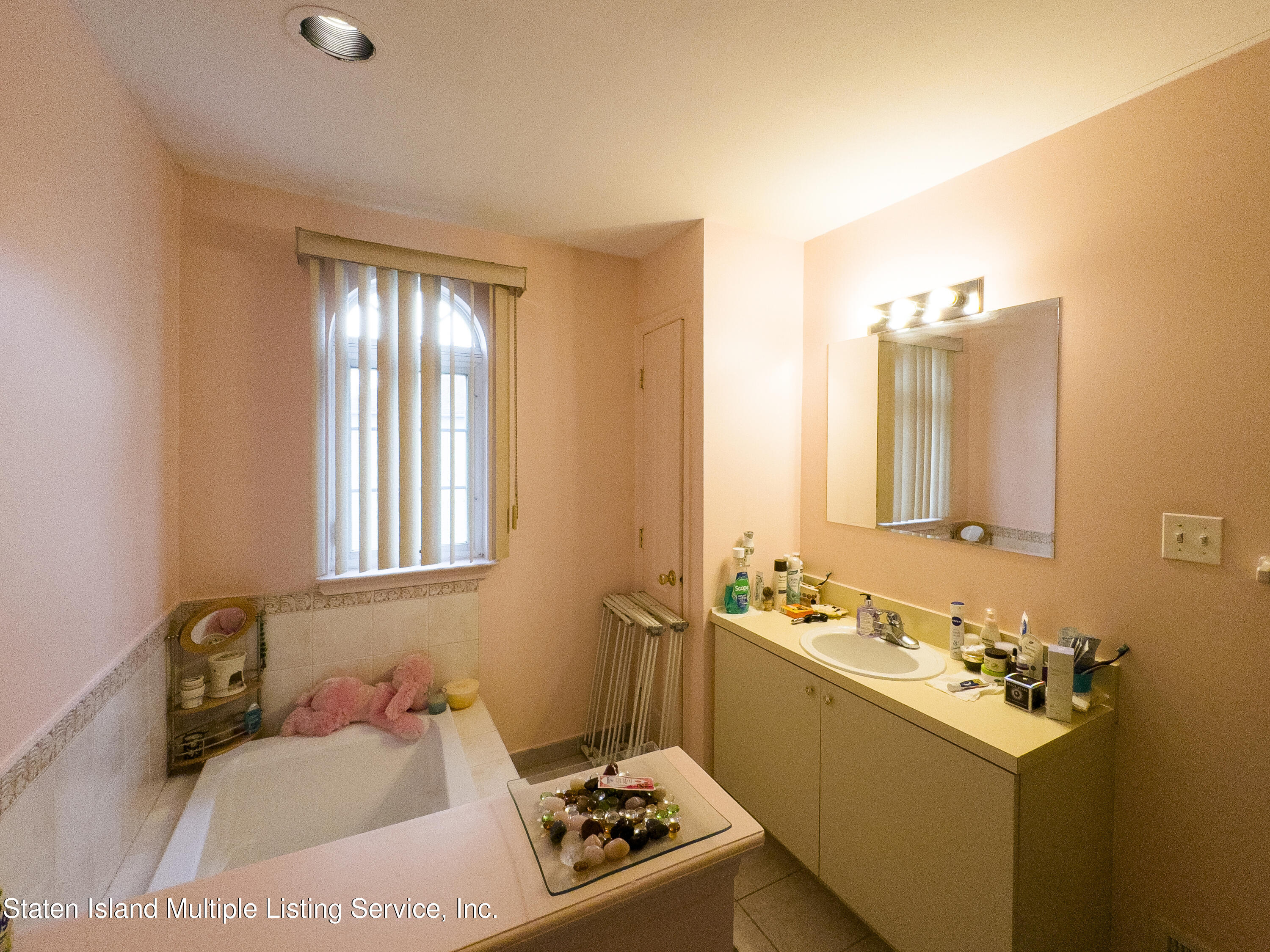 15 Erika Loop Staten Island, NY 10312 - Photo 4 of 27 bath_2_1