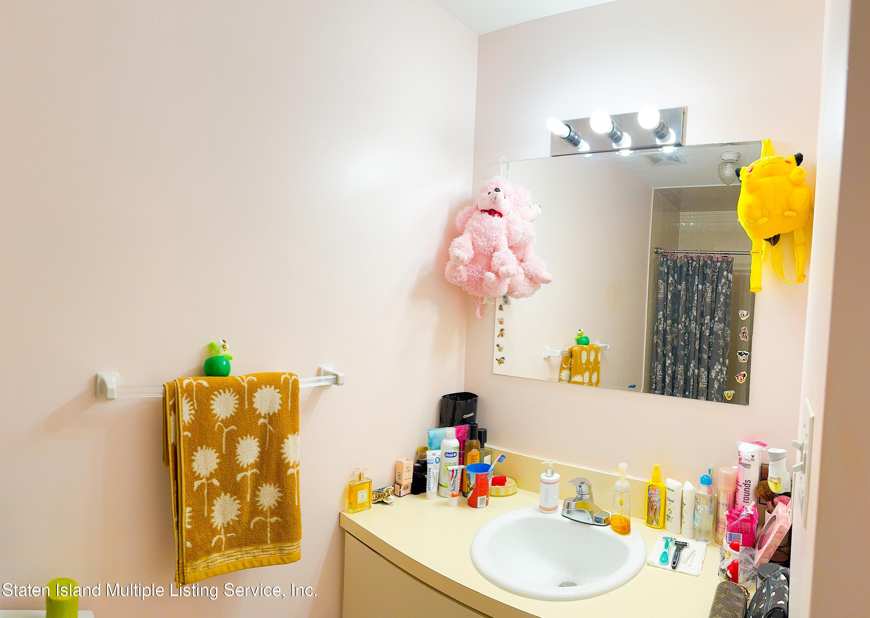 15 Erika Loop Staten Island, NY 10312 - Photo 7 of 27 bath_3_2