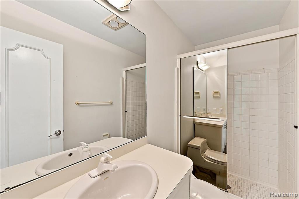 980 Sandhurst Road Bloomfield Hills, MI 48302 - Photo 42 of 76 Gallery Image 42