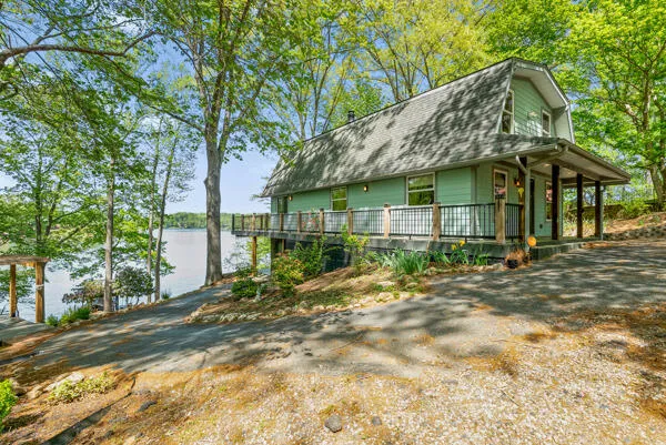$830,000 | 67 Overlook Road, Hardy, VA 24101