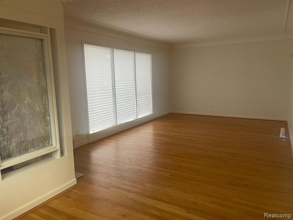 17431 Wick Road Allen Park, MI 48101 - Photo 3 of 23