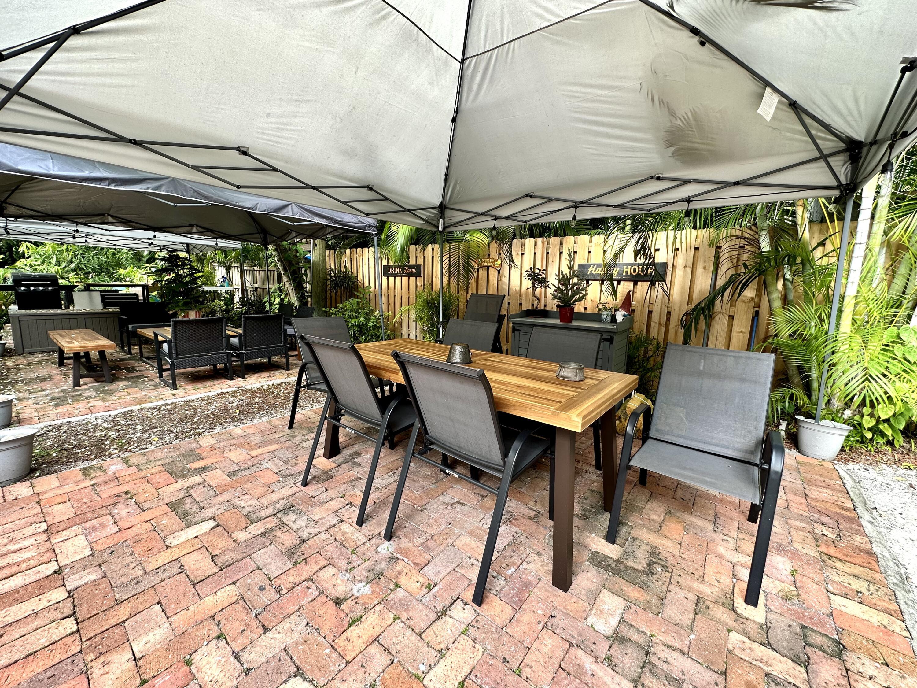 815 Upland Road, Unit 6 West Palm Beach, FL 33401 - Photo 11 of 21 E6AC2374-D72F-48F8-9077-5A98F4A72E9C