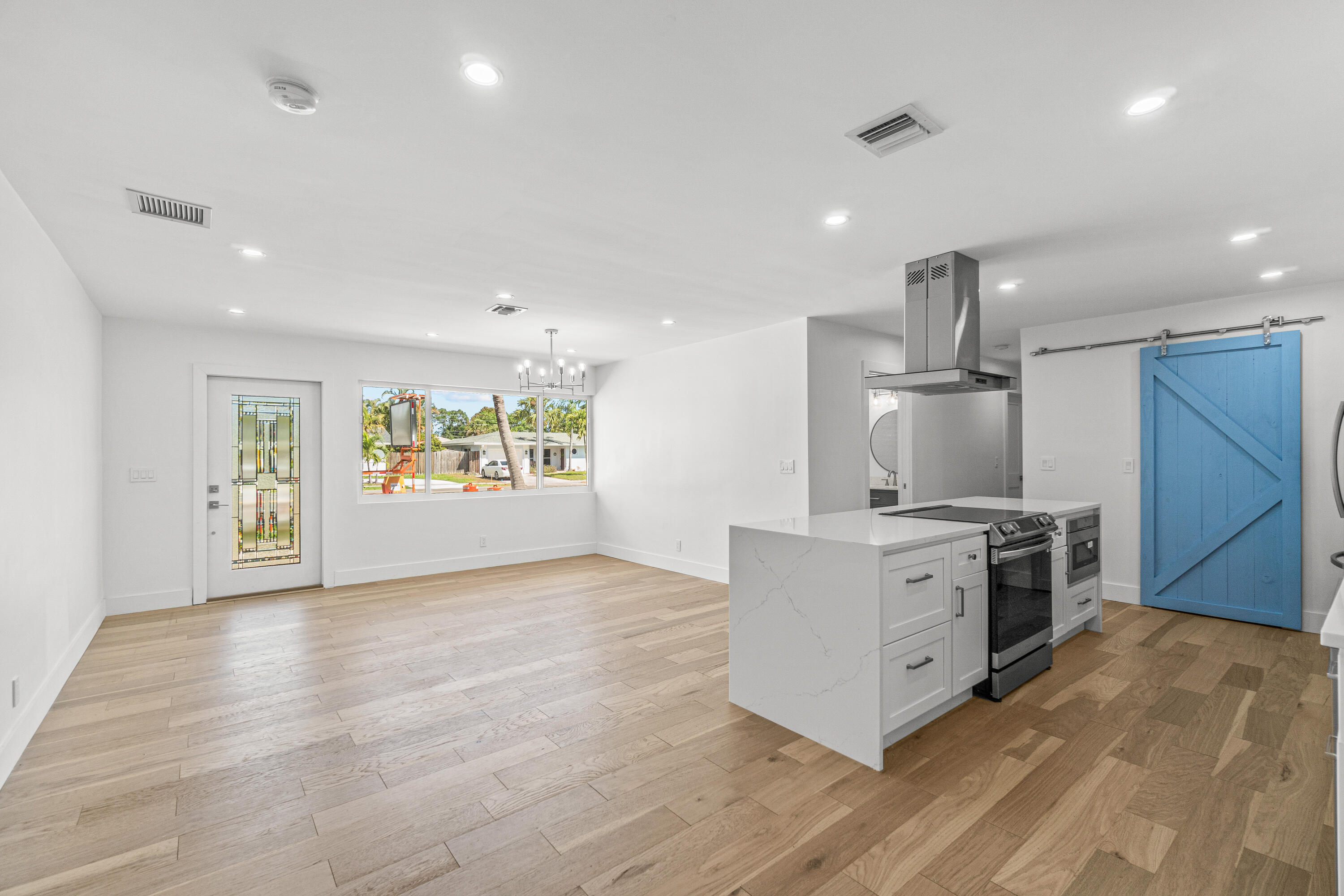 1188 West Camino Boca Raton, FL 33486 - Photo 4 of 25 011-1188WestCaminoReal-BocaRaton-FL-3348