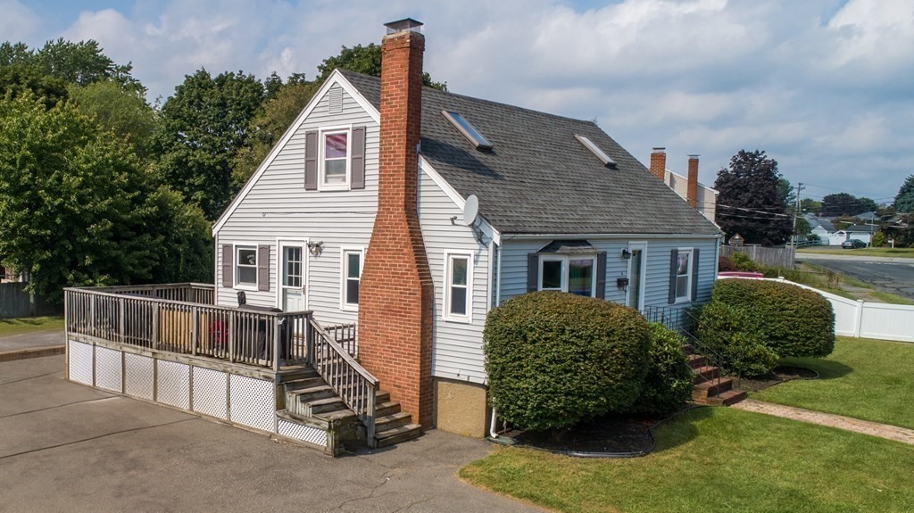 4 Ralph Road Danvers, MA 01923 - Photo 2 of 39