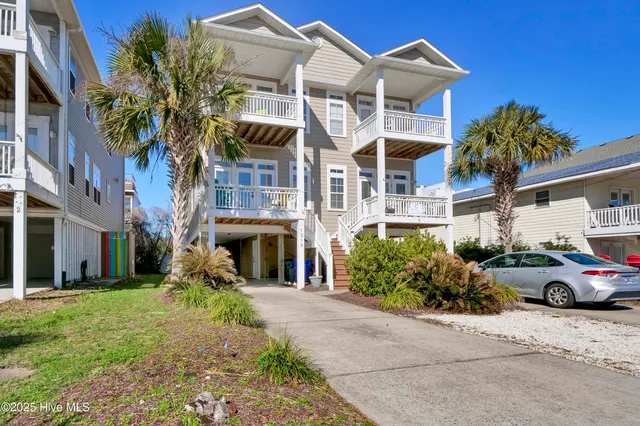 $2,200 | 1218 Bowfin Lane, Unit 1, Carolina Beach, NC 28428