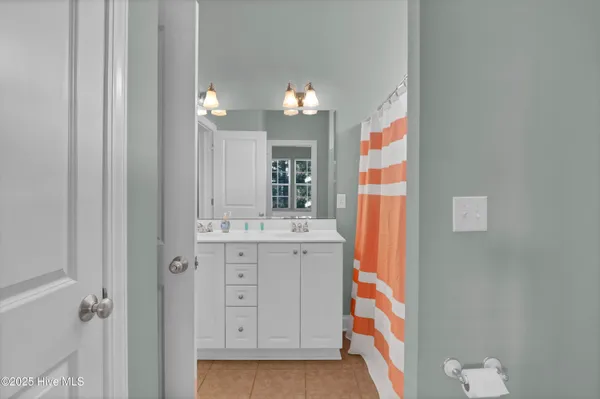 $2,200 | 1218 Bowfin Lane, Unit 1, Carolina Beach, NC 28428