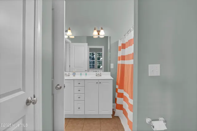 $2,200 | 1218 Bowfin Lane, Unit 1, Carolina Beach, NC 28428