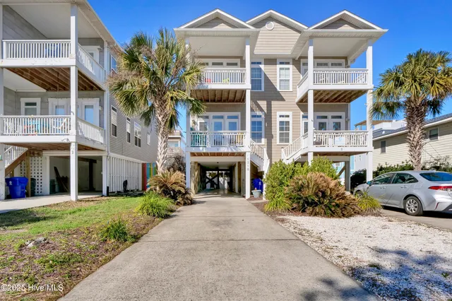 $2,200 | 1218 Bowfin Lane, Unit 1, Carolina Beach, NC 28428