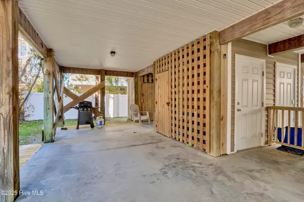 $2,200 | 1218 Bowfin Lane, Unit 1, Carolina Beach, NC 28428