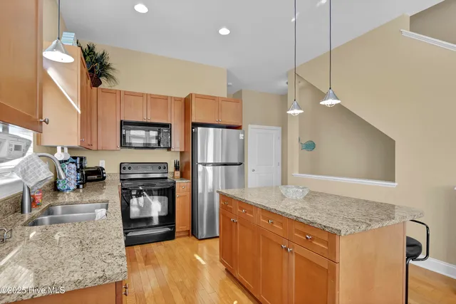 $2,200 | 1218 Bowfin Lane, Unit 1, Carolina Beach, NC 28428