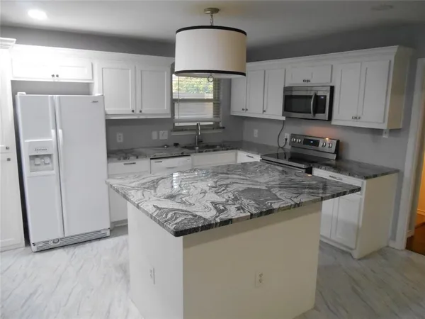 $2,400 | 606 Devonshire Drive, Richardson, TX 75080