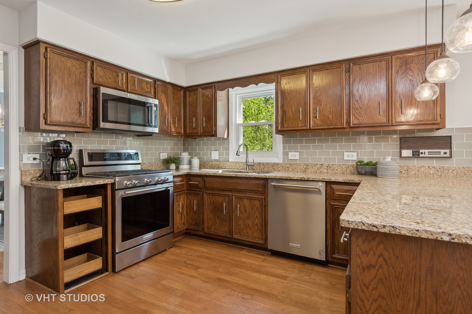 1394 East Gartner Road Naperville, IL 60540 - Photo 8 of 28 Gallery Image 8