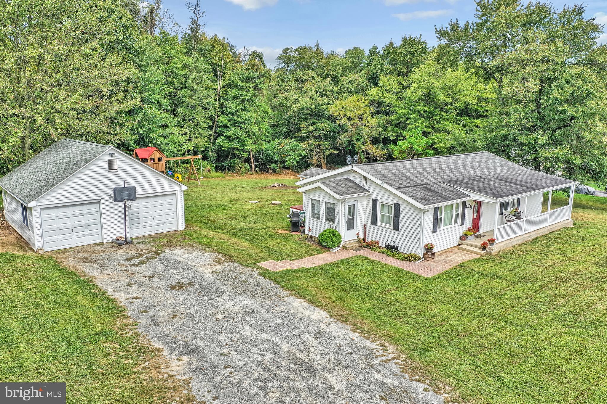 193 Aubel Road Delta, PA 17314 - Photo 3 of 48 Gallery Image 3