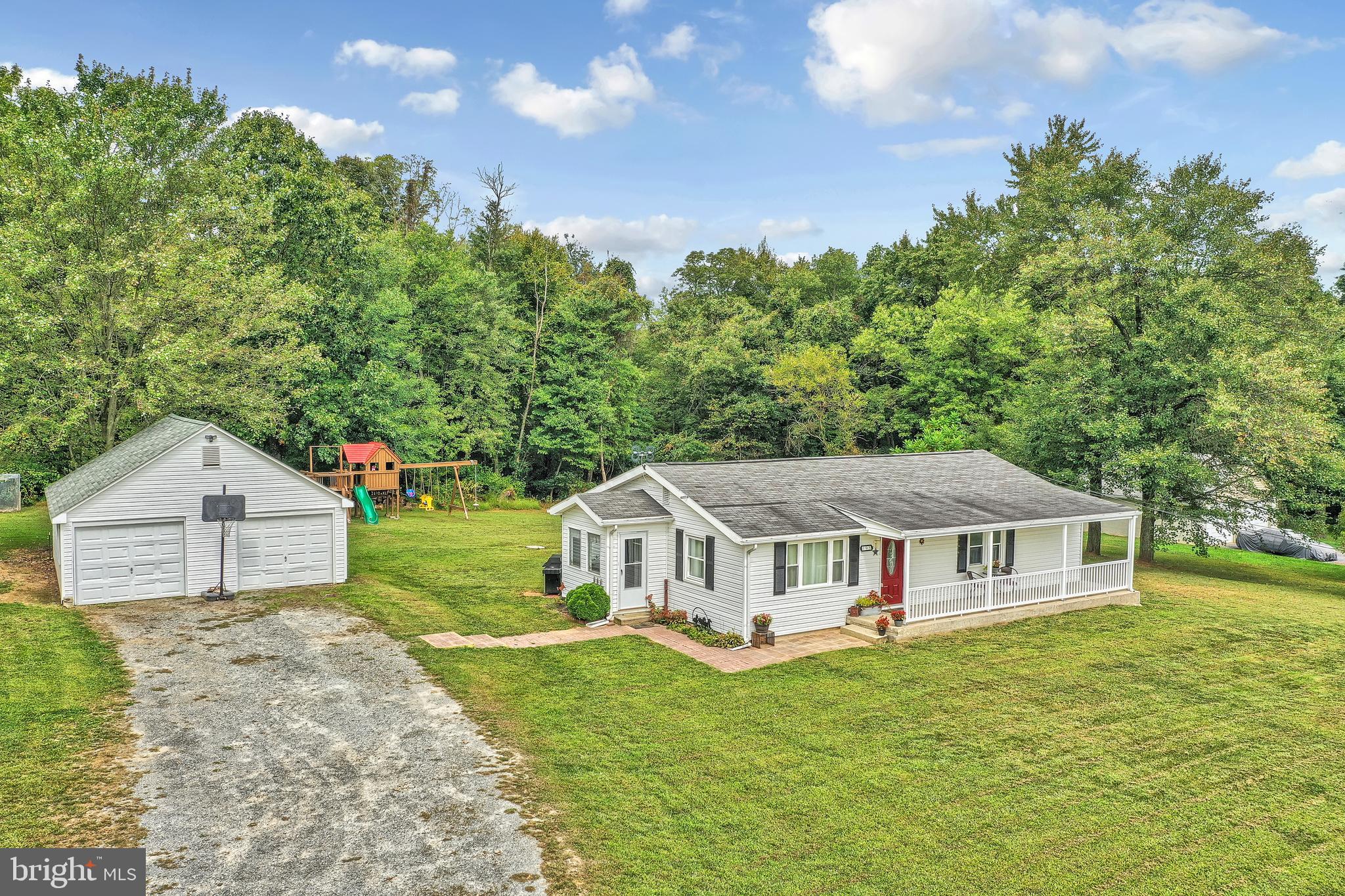193 Aubel Road Delta, PA 17314 - Photo 5 of 48 Gallery Image 5