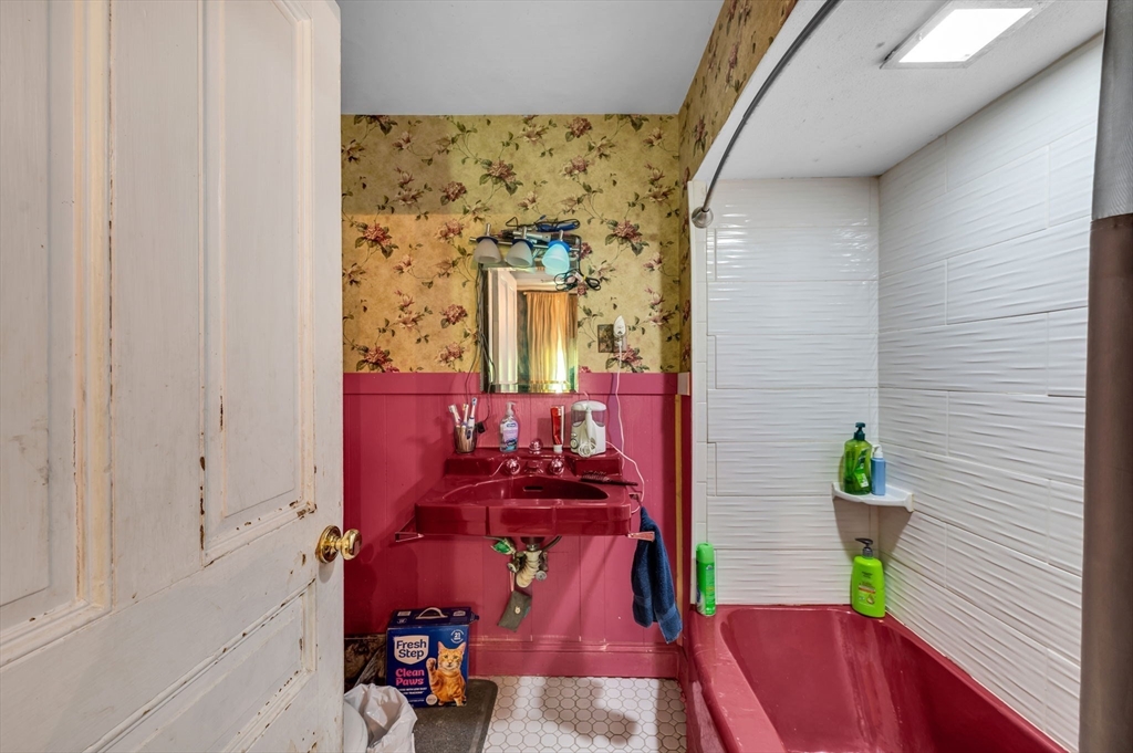 415 Maple Street Springfield, MA 01105 - Photo 6 of 40