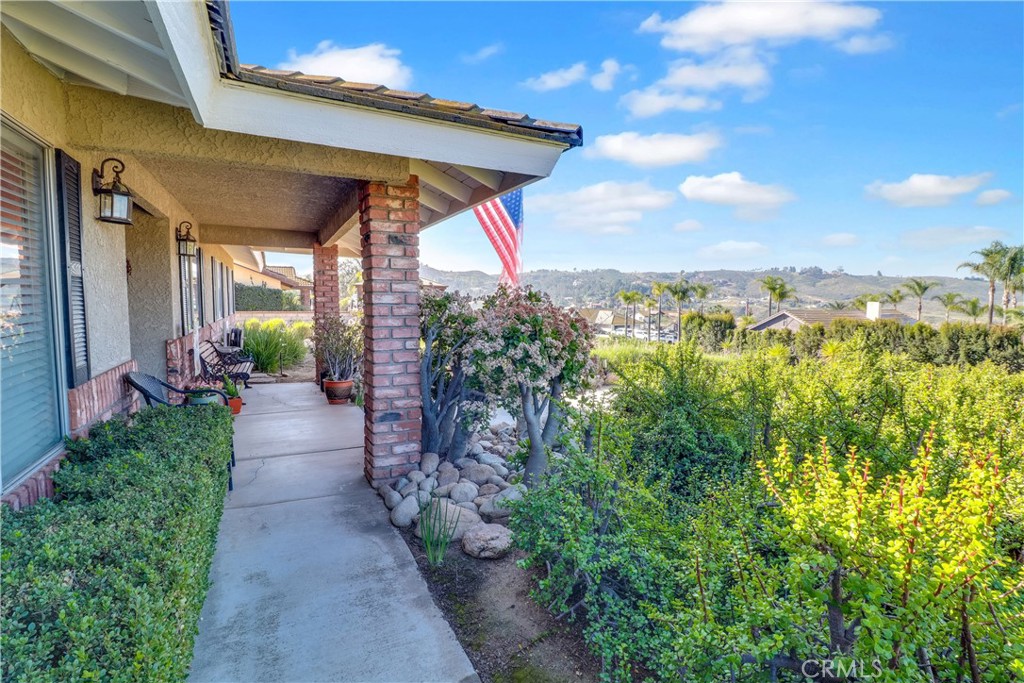 16750 Canyon View Drive Riverside, CA 92504 - Photo 26 of 44 Front porck