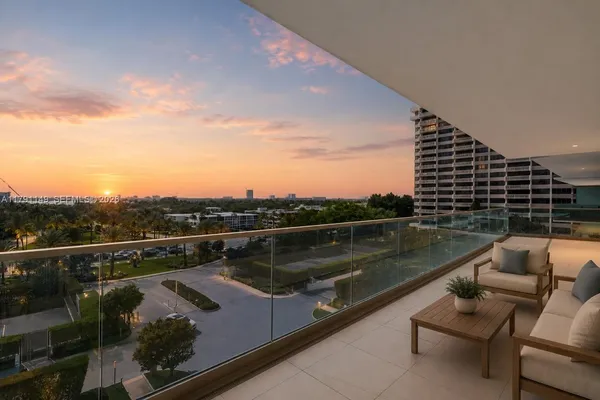 $3,450,000 | 10201 Collins Avenue, Unit 605, Bal Harbour, FL 33154
