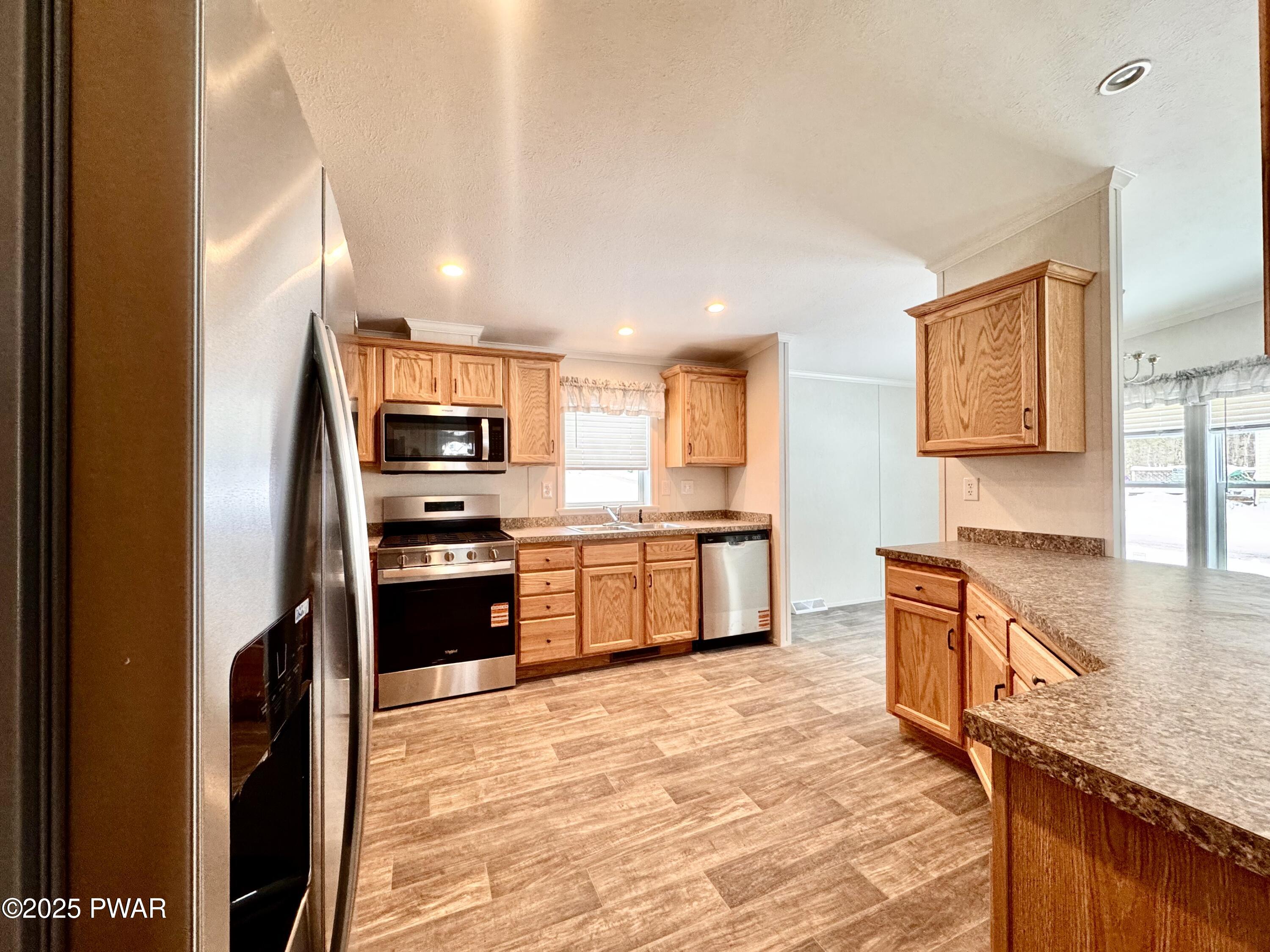 120 Middle Road Greentown, PA 18426 - Photo 4 of 32