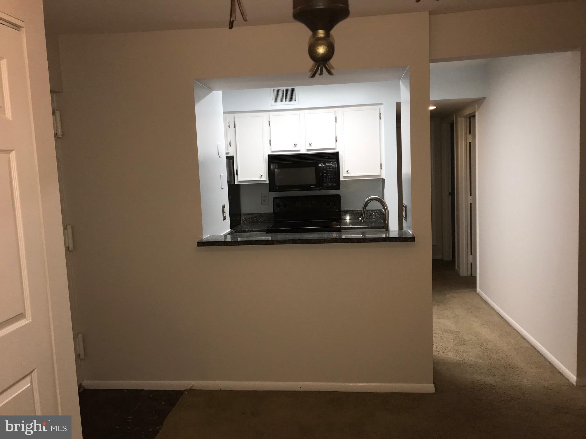 5814 Royal Ridge Drive, Unit M Springfield, VA 22152 - Photo 7 of 14 Dinning area to kitchen