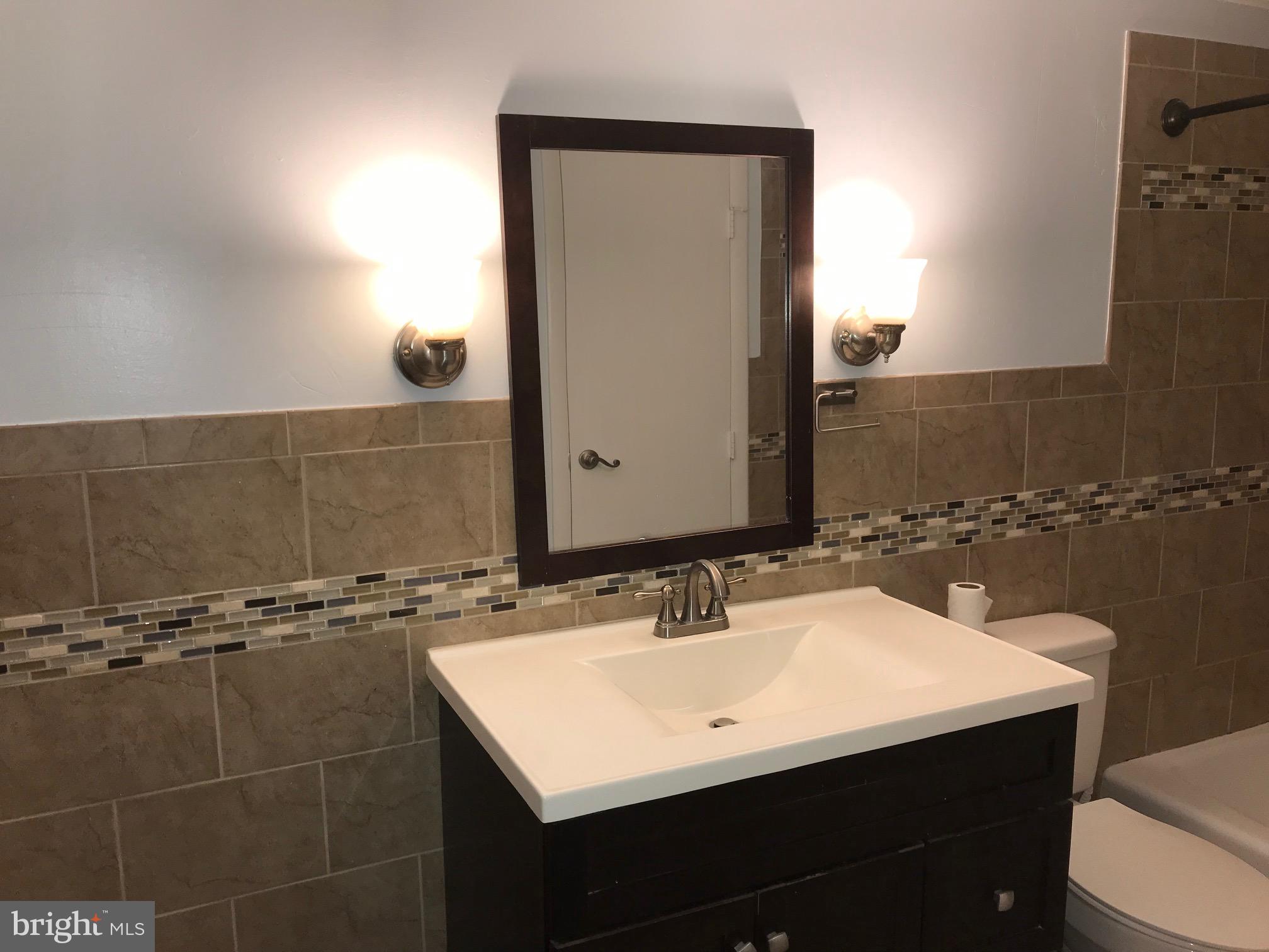 5814 Royal Ridge Drive, Unit M Springfield, VA 22152 - Photo 9 of 14 bath room