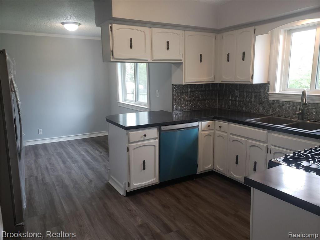 5235 North McKinley Road Flushing, MI 48433 - Photo 9 of 26