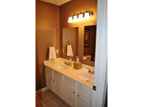 183 Eastern Star Road Kingsport, TN 37663 - Photo 14 of 18 Guest Bathroom Photo 2