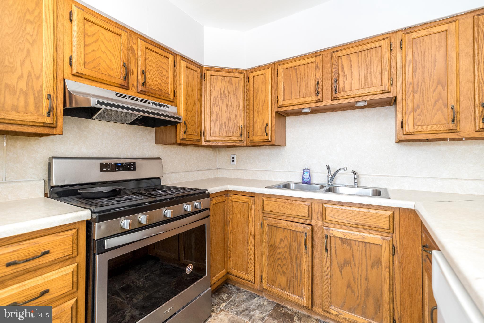 12707 Minden Road Philadelphia, PA 19154 - Photo 11 of 26 Eat-in Kitchen