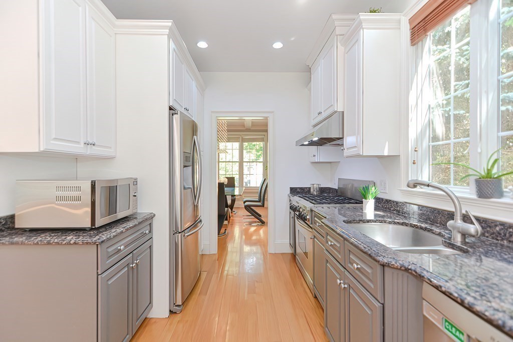 10 Lupine Road, Unit 10 Natick, MA 01760 - Photo 7 of 33 Gallery Image 7